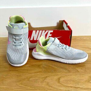 NEW IN BOX! NIKE MD Valiant Tennis Shoes/Sneakers Kids Size 1Y